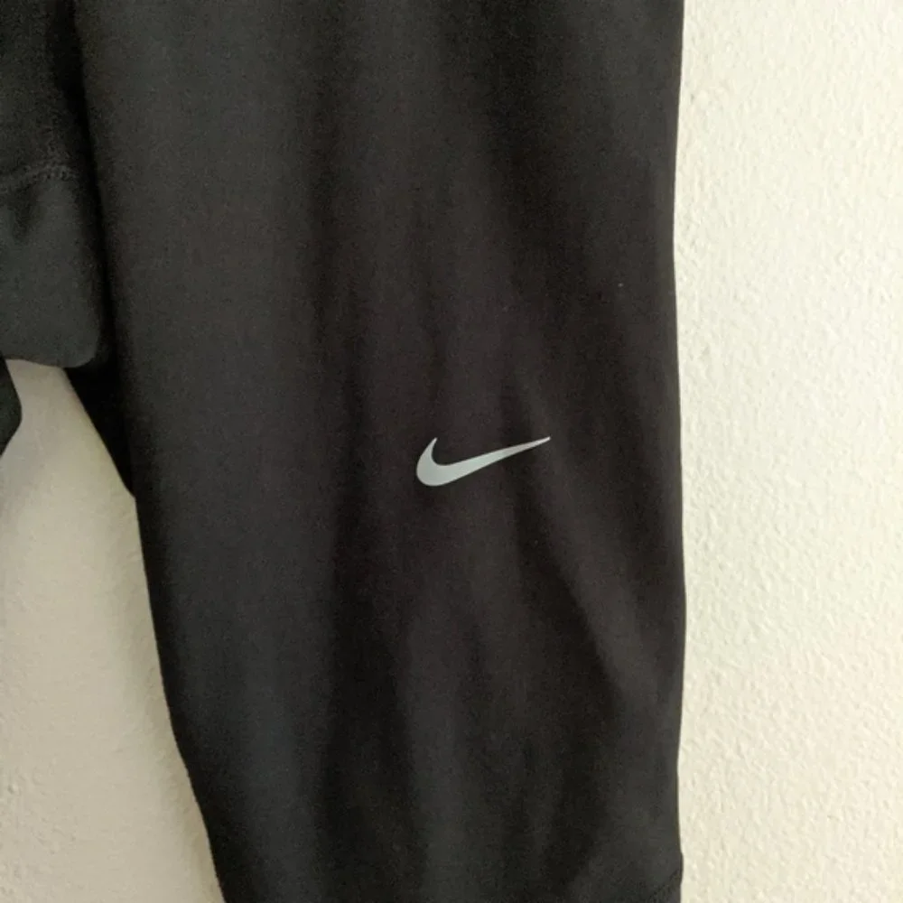 NWOT Nike Dri Fit Tech Capri Black Running Pant Women Size Extra Small